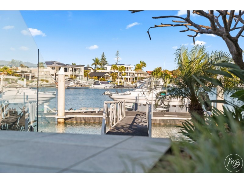 2 Mainroyal Court, Raby Bay QLD 4163