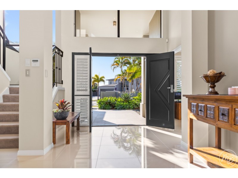 2 Mainroyal Court, Raby Bay QLD 4163