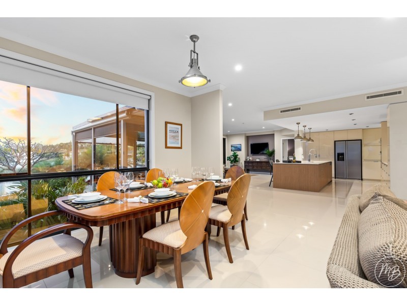 2 Mainroyal Court, Raby Bay QLD 4163