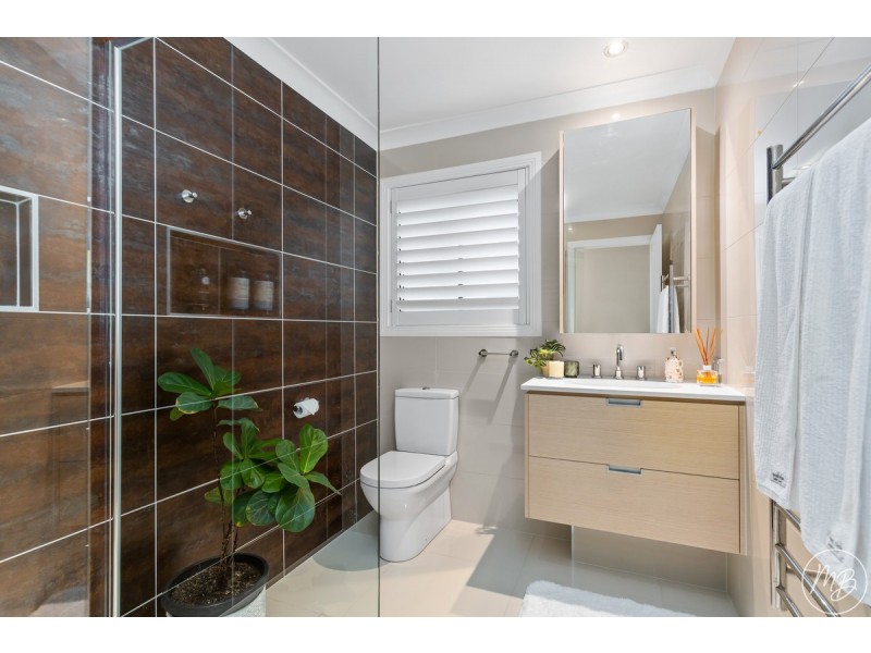 2 Mainroyal Court, Raby Bay QLD 4163