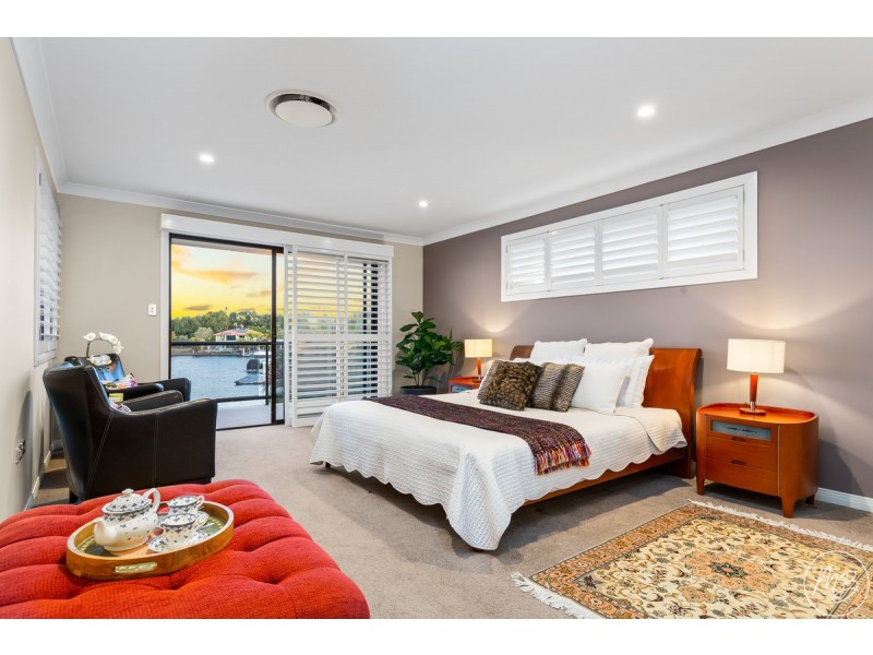 2 Mainroyal Court, Raby Bay QLD 4163