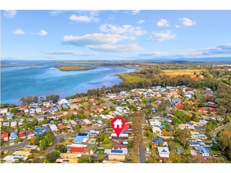 9 Michael Street, Redland Bay QLD 4165