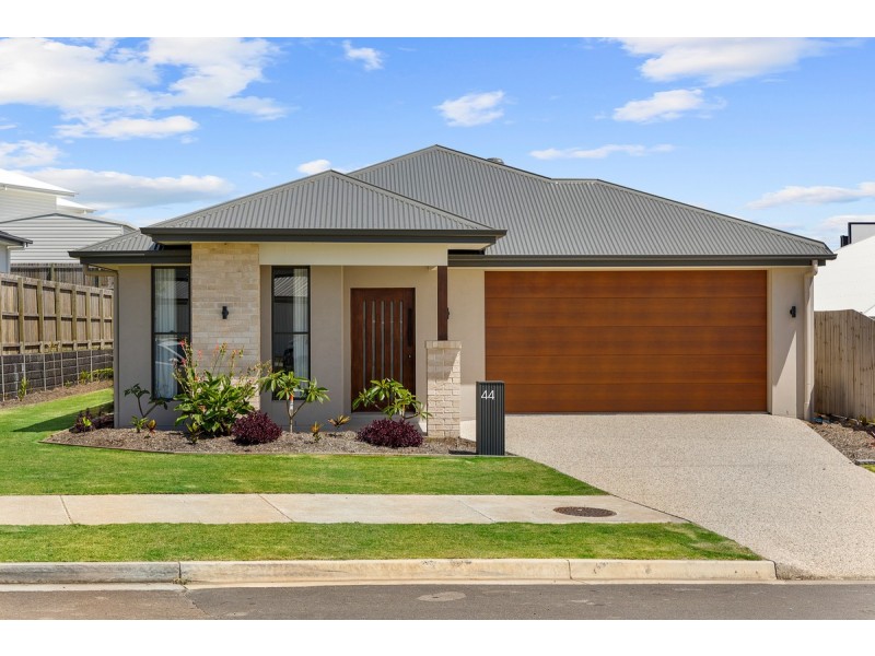 44 Shoreline Avenue, Redland Bay QLD 4165