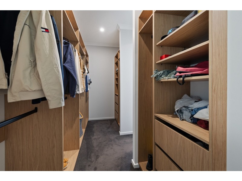 44 Shoreline Avenue, Redland Bay QLD 4165