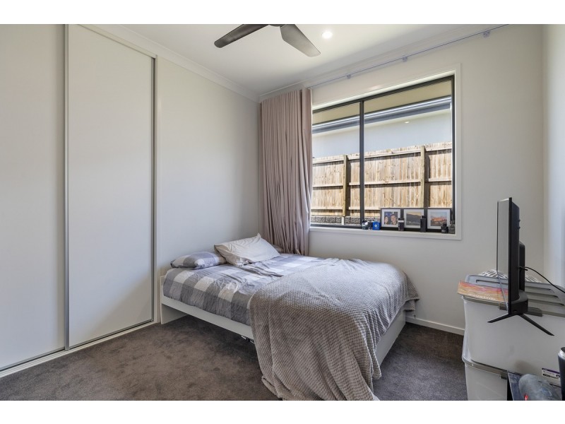 44 Shoreline Avenue, Redland Bay QLD 4165