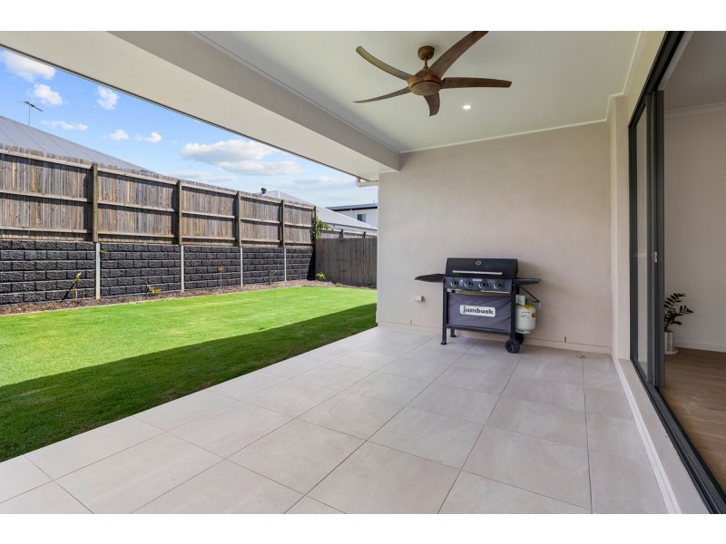 44 Shoreline Avenue, Redland Bay QLD 4165