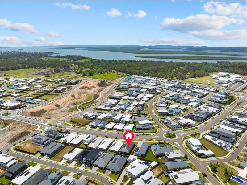 44 Shoreline Avenue, Redland Bay QLD 4165