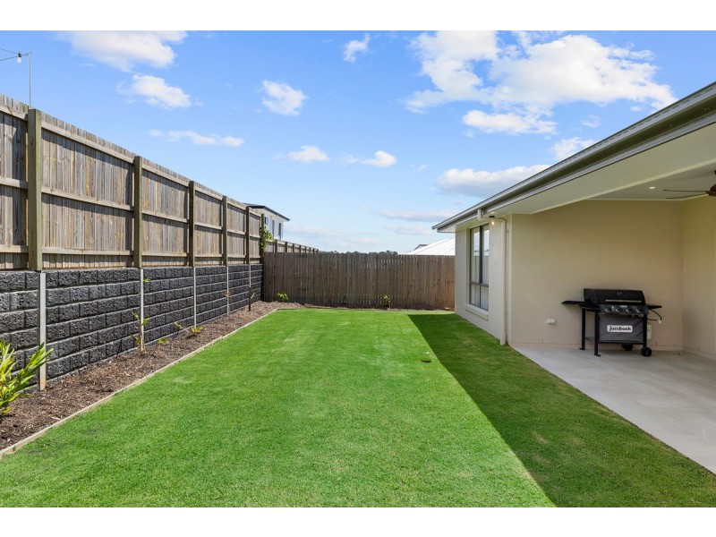 44 Shoreline Avenue, Redland Bay QLD 4165