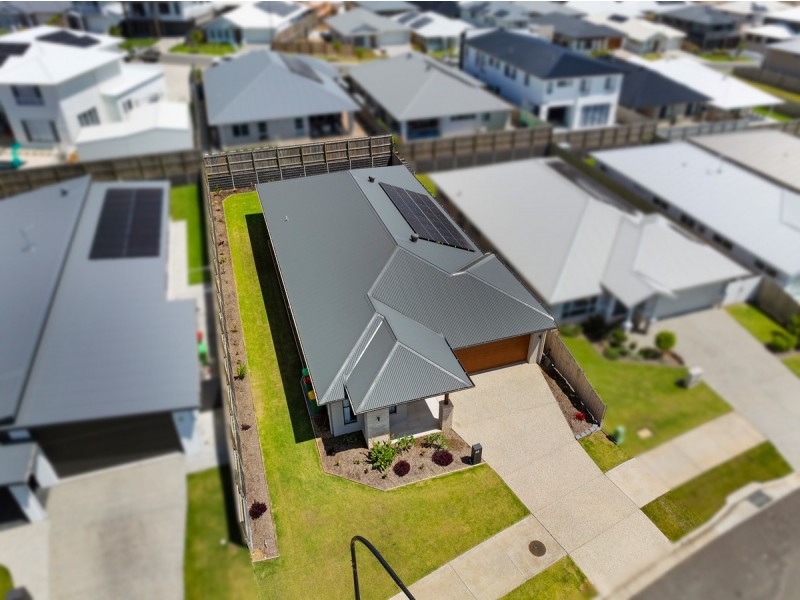 44 Shoreline Avenue, Redland Bay QLD 4165