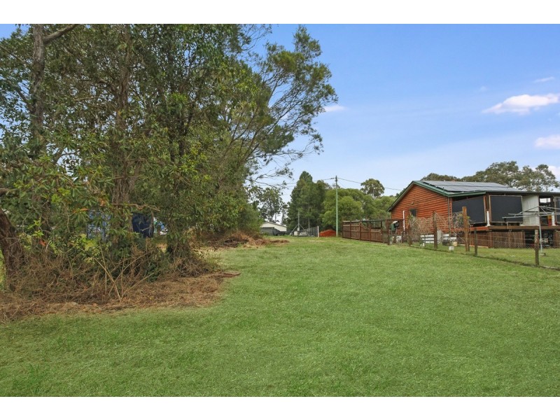 7 Allambie Street, Macleay Island QLD 4184
