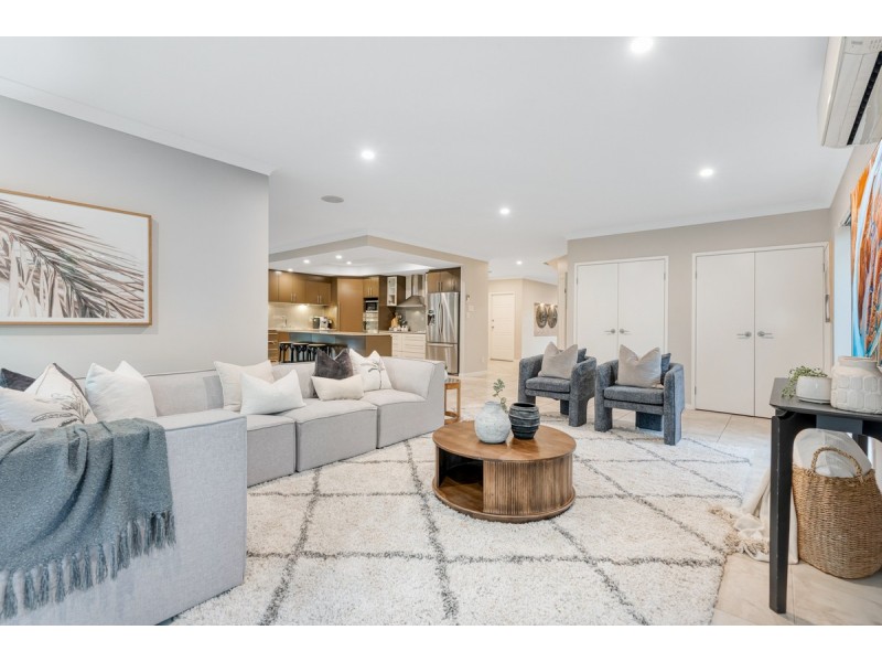 16 Rowallan Close, Westlake QLD 4074