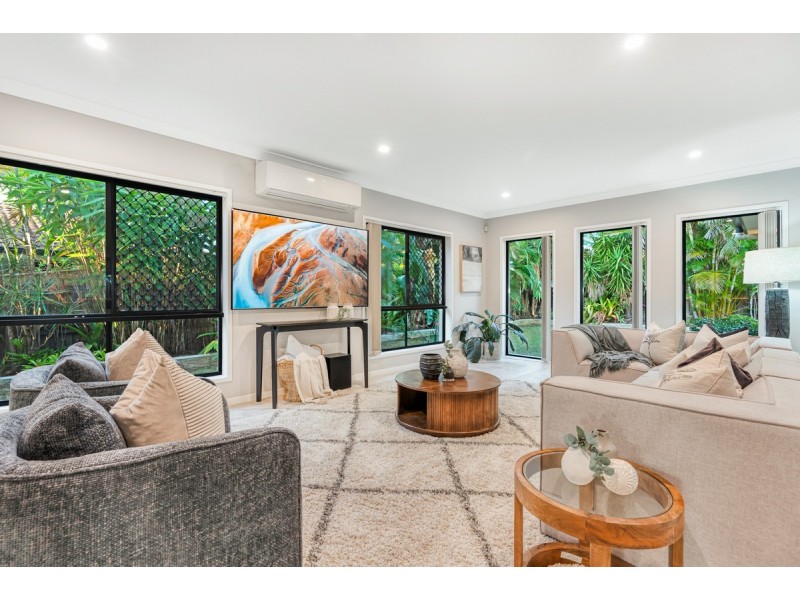16 Rowallan Close, Westlake QLD 4074