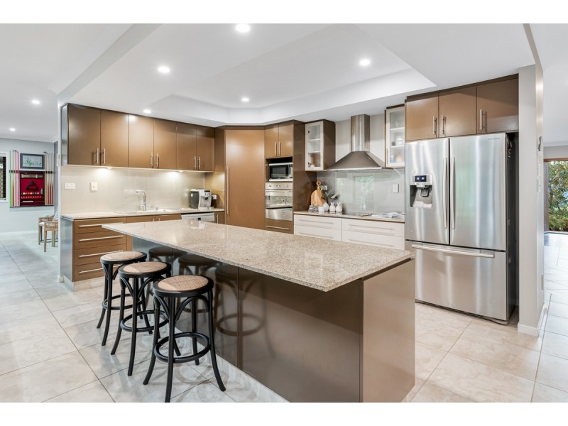 16 Rowallan Close, Westlake QLD 4074
