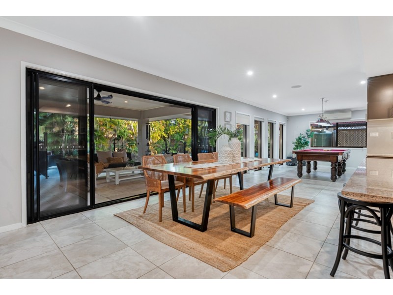 16 Rowallan Close, Westlake QLD 4074