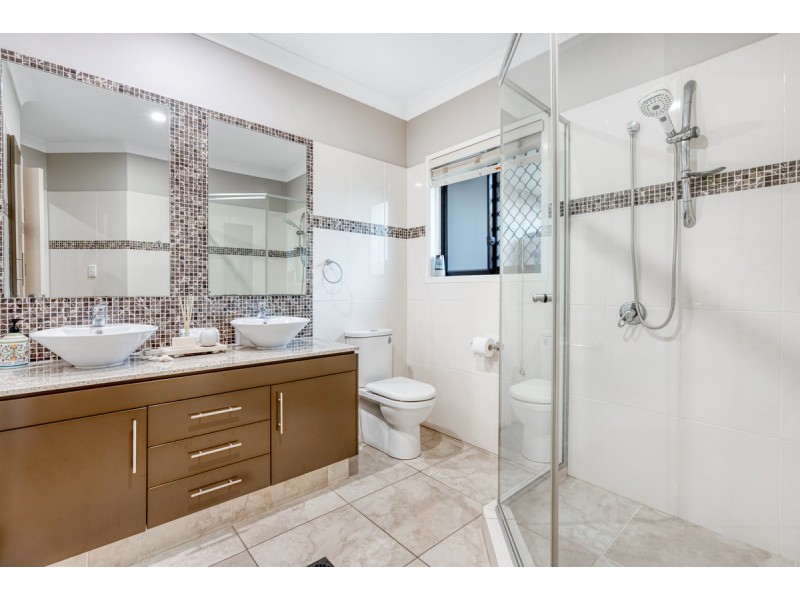 16 Rowallan Close, Westlake QLD 4074