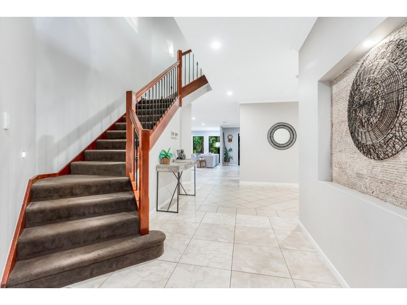 16 Rowallan Close, Westlake QLD 4074