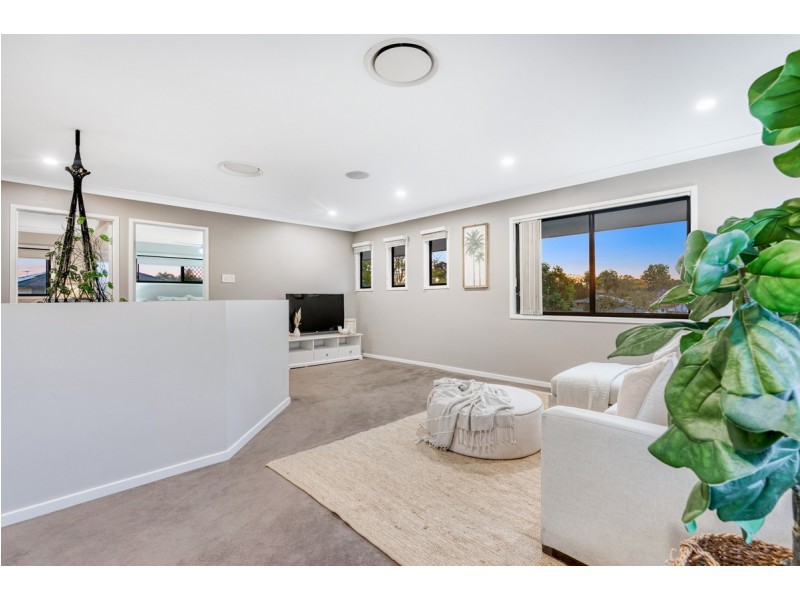 16 Rowallan Close, Westlake QLD 4074