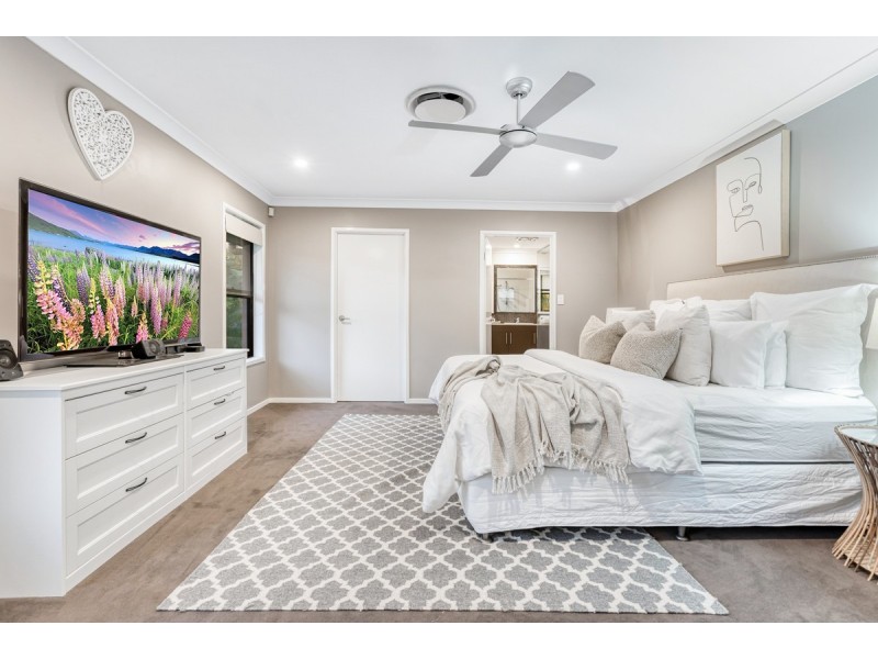 16 Rowallan Close, Westlake QLD 4074