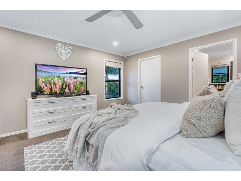 16 Rowallan Close, Westlake QLD 4074