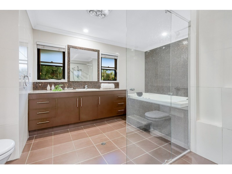 16 Rowallan Close, Westlake QLD 4074