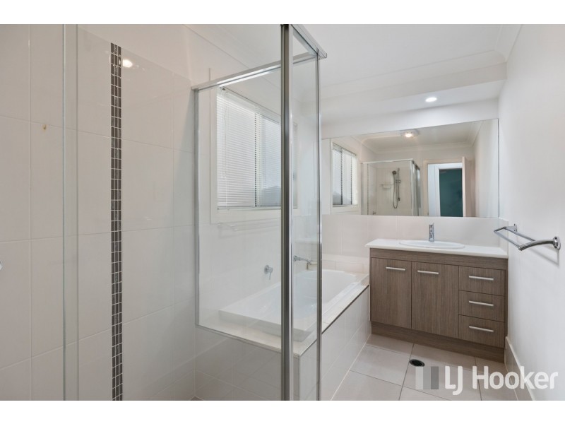 2/27 Riley Peter Place, Cleveland QLD 4163