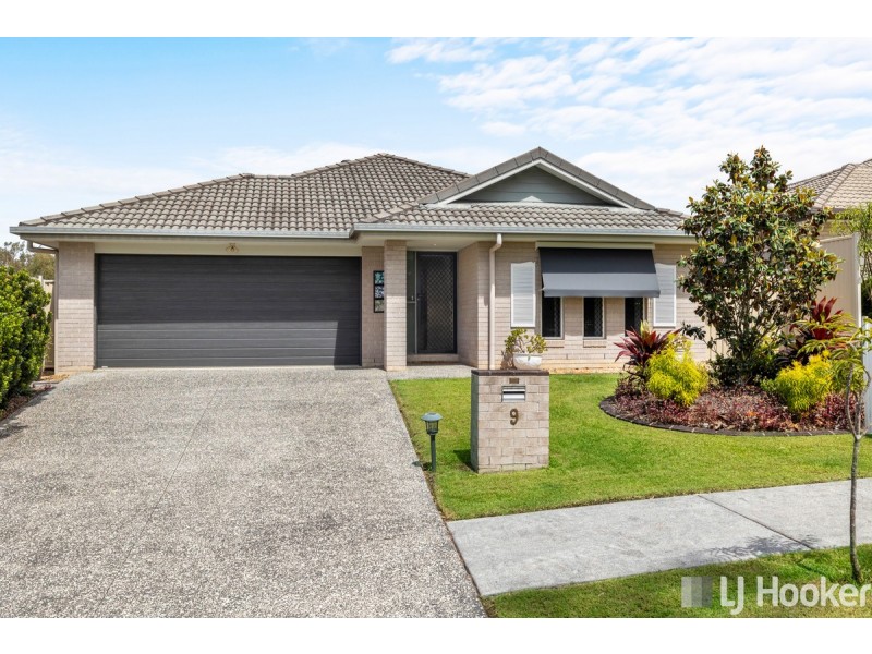 9 Lancaster Circuit, Redland Bay QLD 4165
