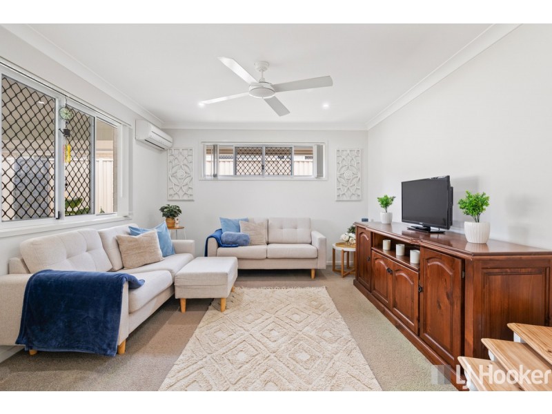 9 Lancaster Circuit, Redland Bay QLD 4165