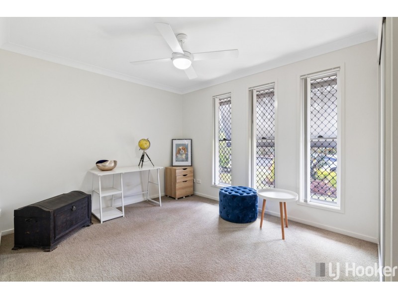 9 Lancaster Circuit, Redland Bay QLD 4165