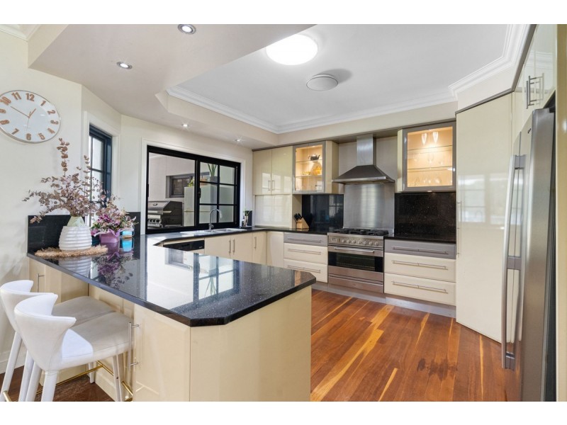 2 Dinwoodie Road, Thornlands QLD 4164