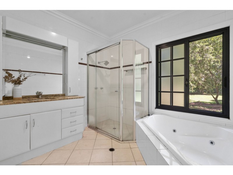 2 Dinwoodie Road, Thornlands QLD 4164