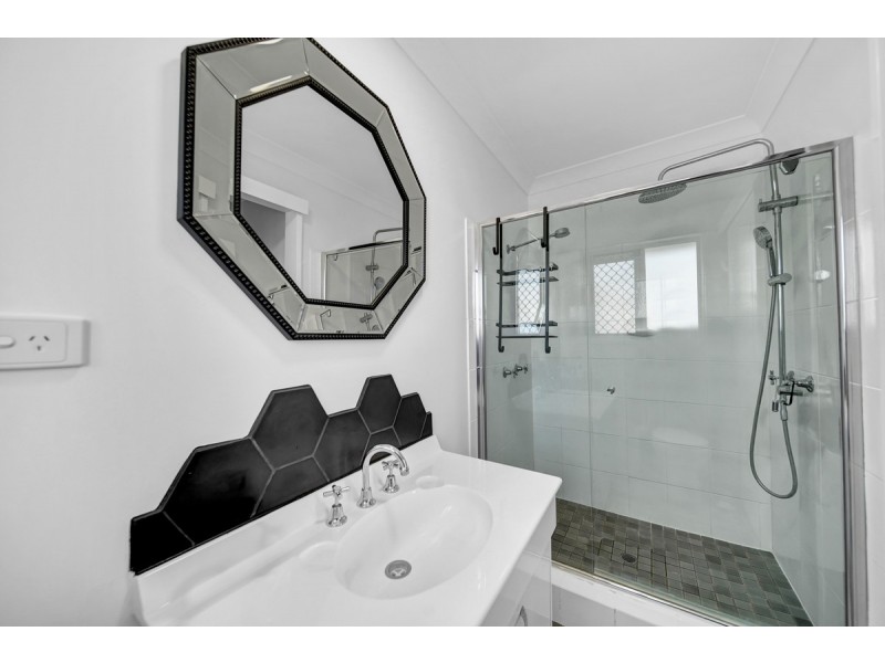 5 Cam Court, Victoria Point QLD 4165