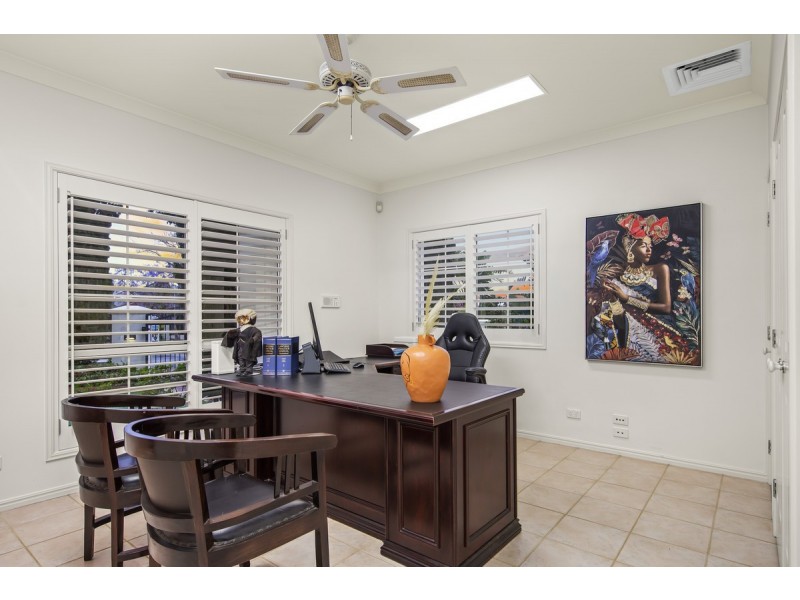 7 Melrose Close, Carindale QLD 4152