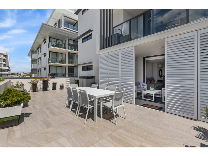 1205/90 Berrima Street, Wynnum QLD 4178