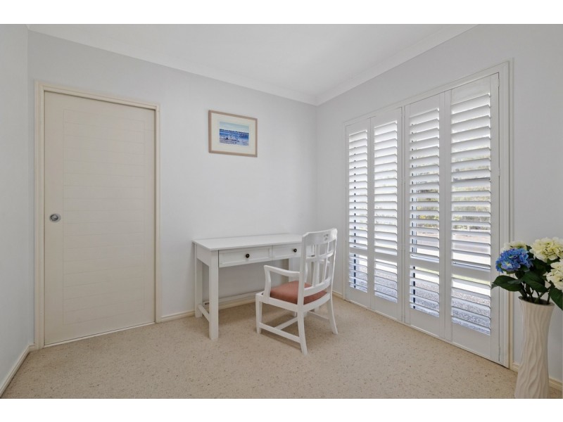 6 Acer Place, Redland Bay QLD 4165