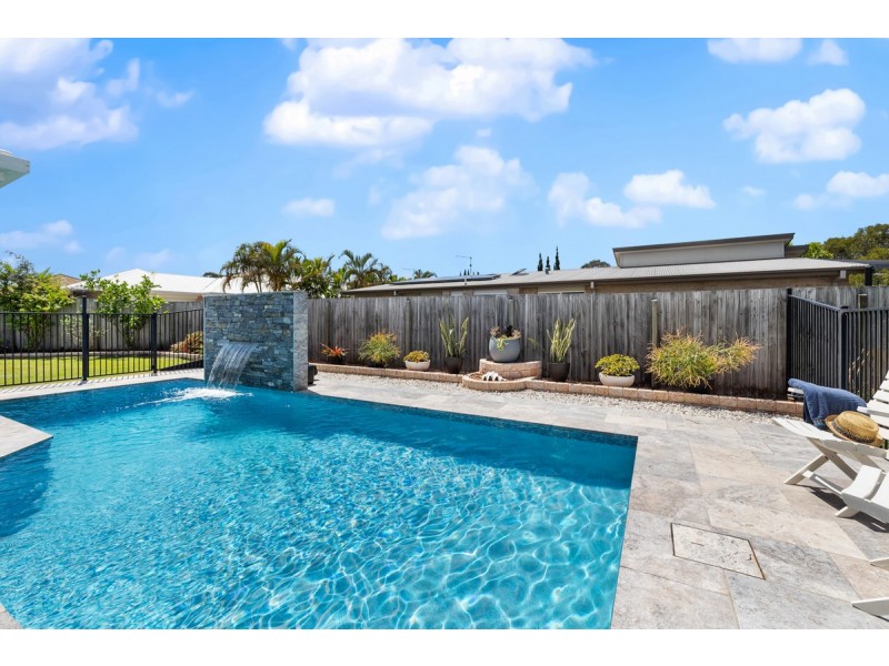 6 Acer Place, Redland Bay QLD 4165