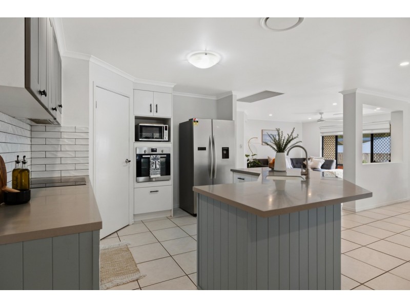 4 Hakea Place, Mount Cotton QLD 4165