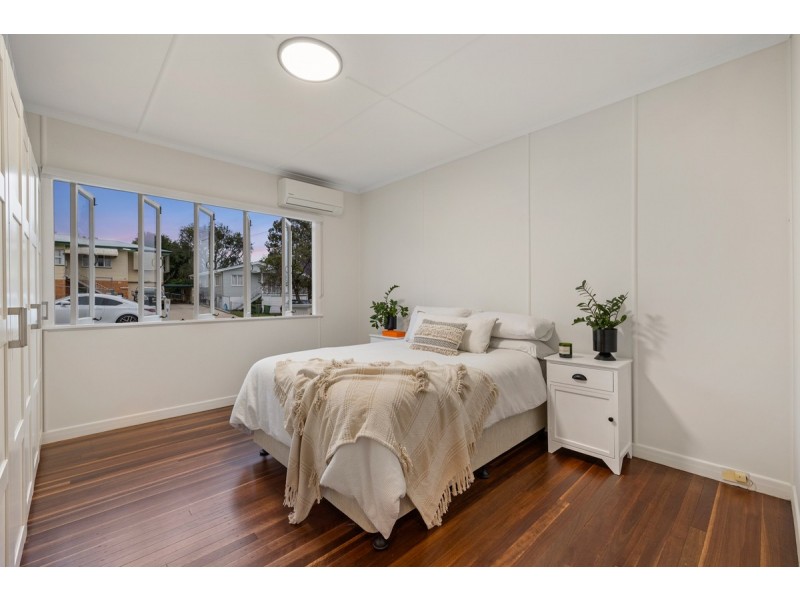 11 Dell Street, Eastern Heights QLD 4305