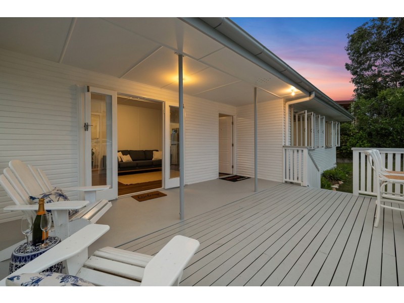 11 Dell Street, Eastern Heights QLD 4305