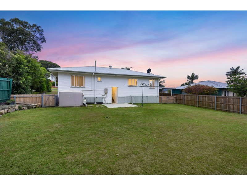 11 Dell Street, Eastern Heights QLD 4305