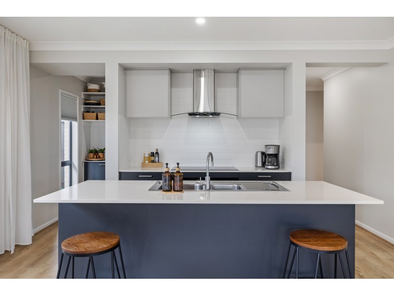 7 Brittle Street, Redland Bay QLD 4165