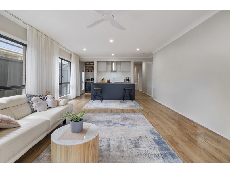 7 Brittle Street, Redland Bay QLD 4165