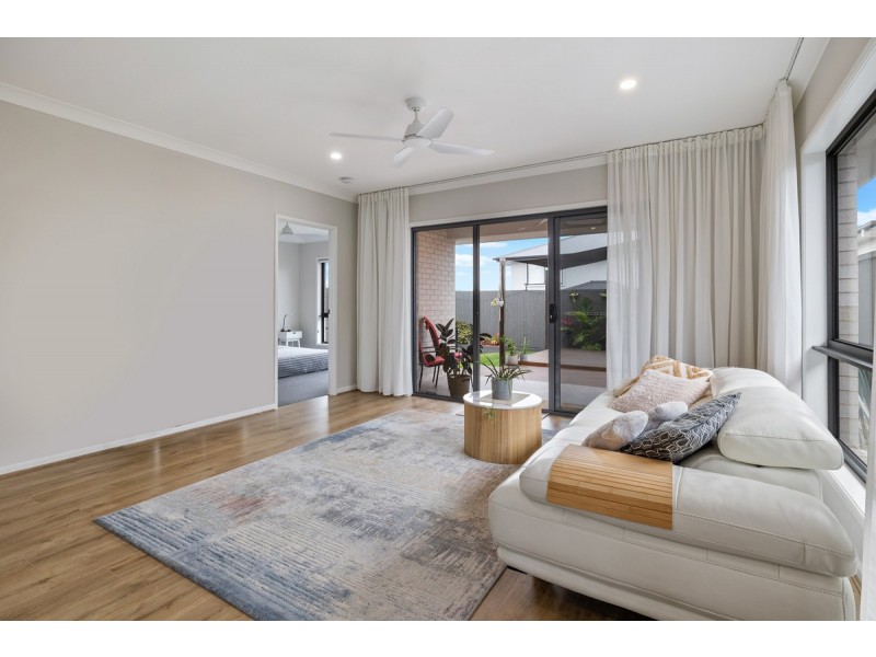 7 Brittle Street, Redland Bay QLD 4165