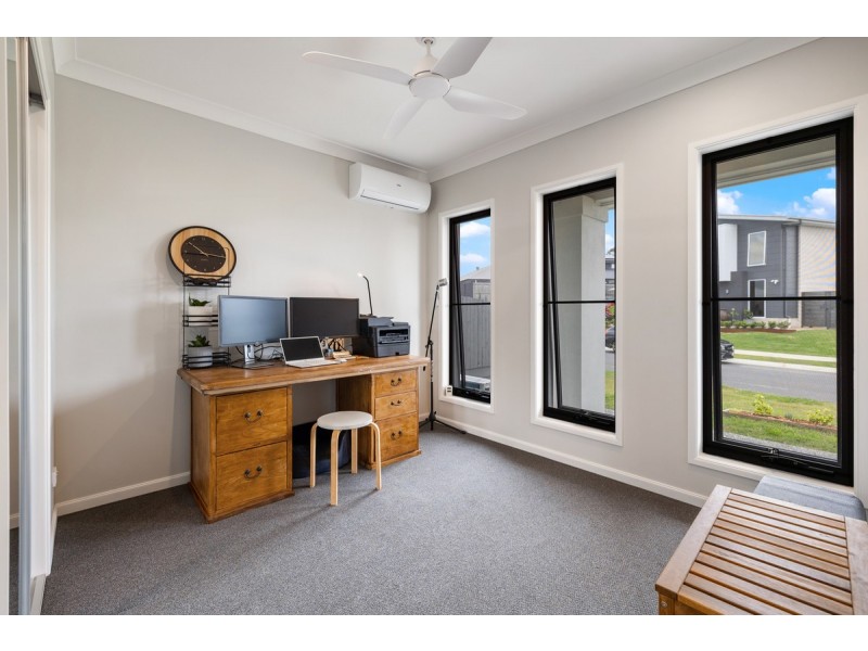 7 Brittle Street, Redland Bay QLD 4165