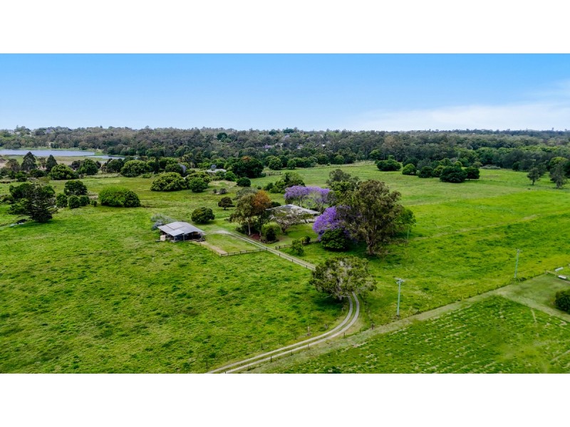 18 Davis Lane, Brendale QLD 4500