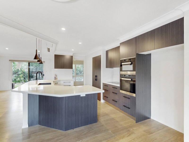 84 Clive Road, Birkdale QLD 4159