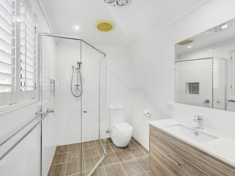 84 Clive Road, Birkdale QLD 4159