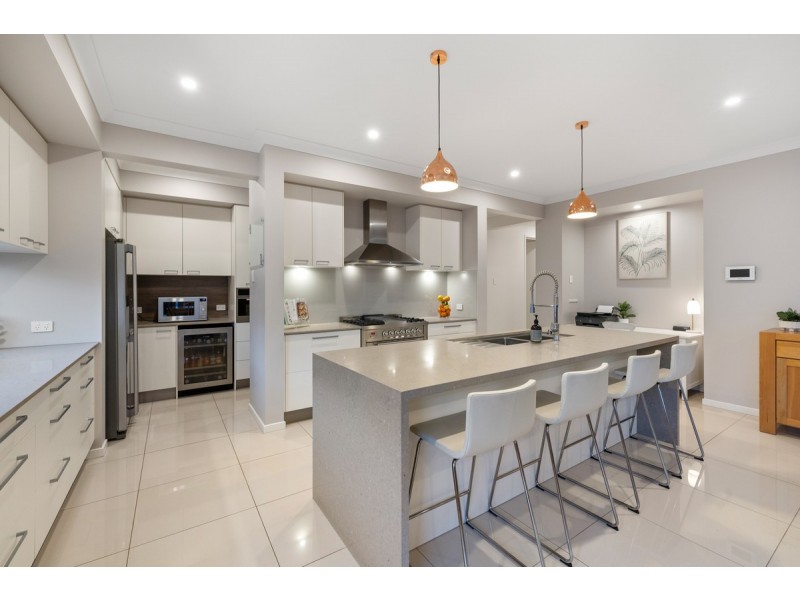 40 Majestic Circuit, Thornlands QLD 4164