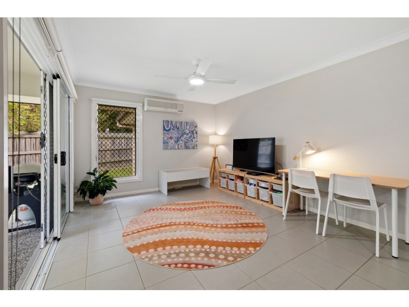 6 Mervyn Crescent, Redland Bay QLD 4165