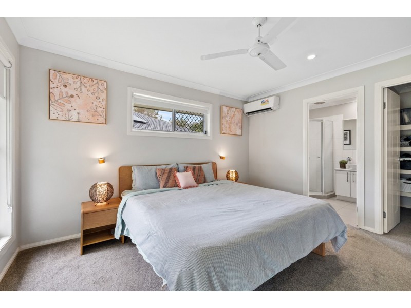 6 Mervyn Crescent, Redland Bay QLD 4165