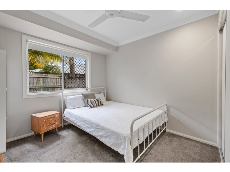 6 Mervyn Crescent, Redland Bay QLD 4165